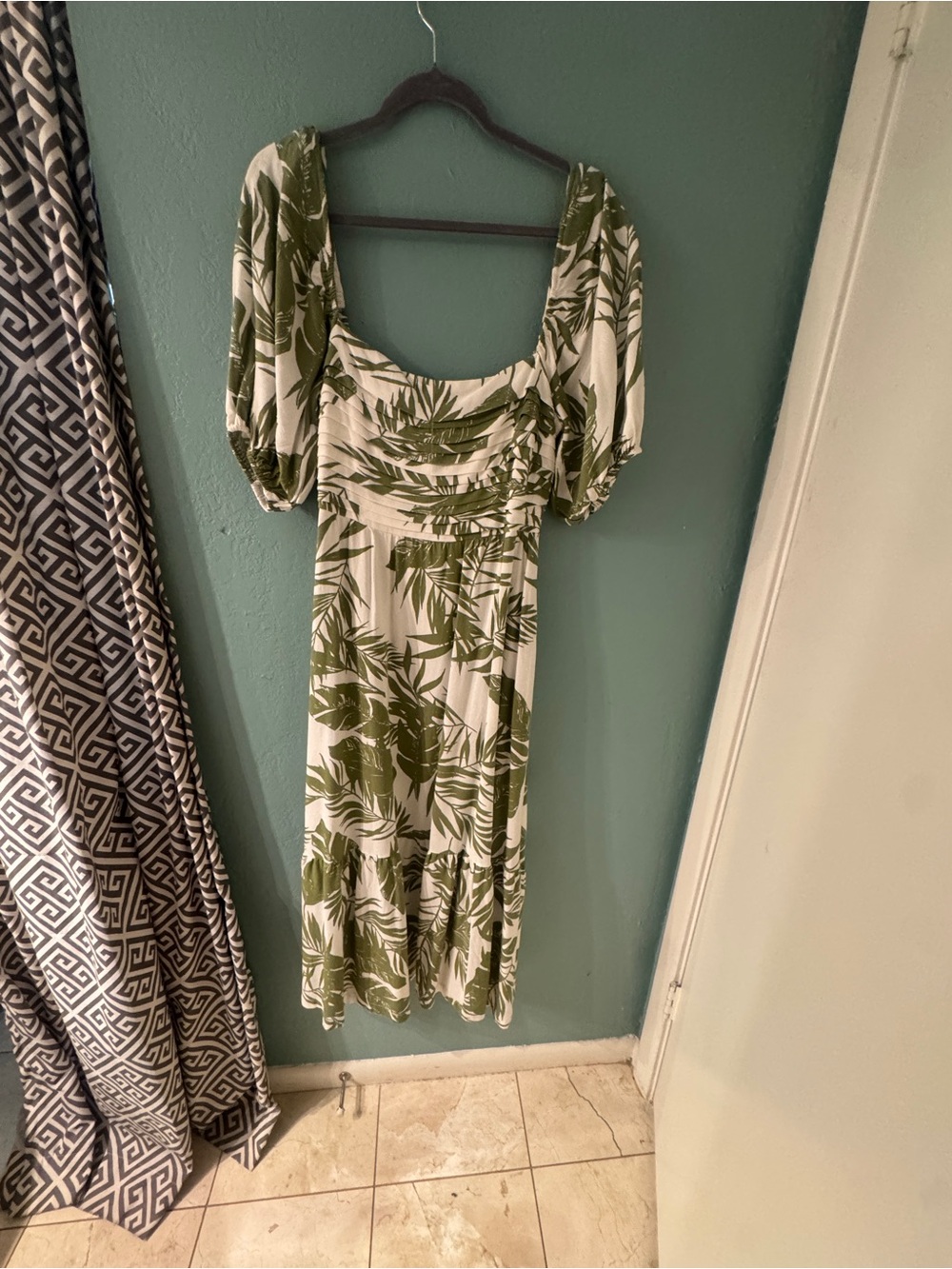 Green Palm-Print Midi Linen Dress with Puff Sleeves